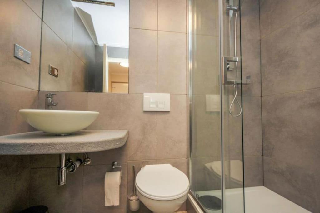 Morden Flat Close To Dlr Station With Free Parking London Luaran gambar