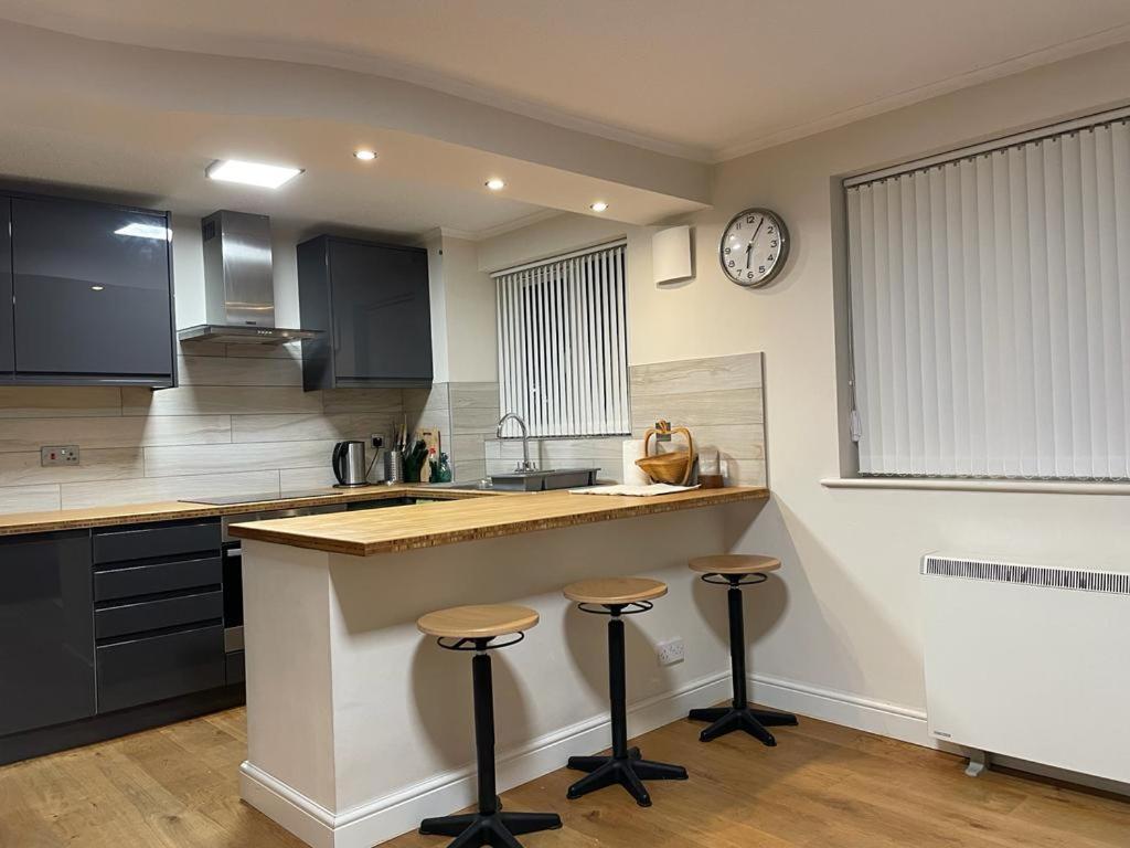 Morden Flat Close To Dlr Station With Free Parking London Luaran gambar